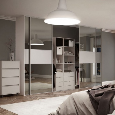 Зеркальные двери-купе в профиле Slim Трапеция Серебро