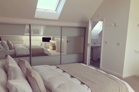 Широкие двери-купе в профиле Стандарт Шампань Браш