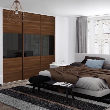 Двери-купе с комбинированными вставками панелей и стёкол