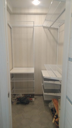 Гардеробная система №32 с мелко сетчатой корзиной 