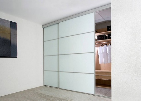 Широкие двери-купе в профиле Slim Трапеция Серебро