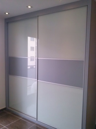 Двери-купе в профиле Slim Трапеция Серебро со вставками тонировки